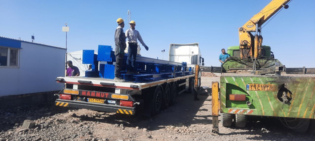 ورود اولین پارت استراکچرهای فلزی سازه پیش گرمکن کوره دوار