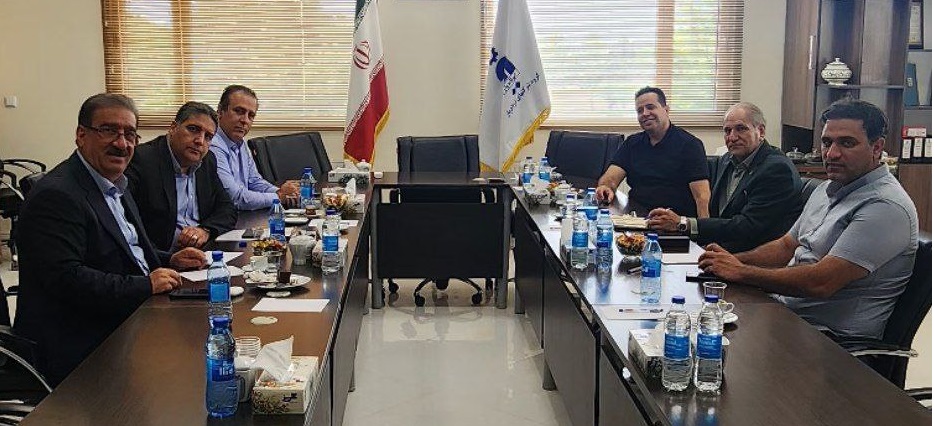 جلسه هم‌افزایی بین گروه صنعتی رهباریان و گروه شرکت‌های فولادیار